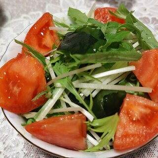 水菜とワカメとトマトのサラダ